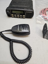 Load image into Gallery viewer, Motorola CDM1550 LS+ 403-470 MHz UHF Two Way Radio w Mic AAM25RKF9DP6AN
