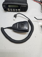 Load image into Gallery viewer, Motorola CDM1550 LS+ 403-470 MHz UHF Two Way Radio w Mic AAM25RKF9DP6AN
