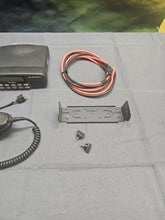 Load image into Gallery viewer, Motorola CDM1550 LS 136-174 MHz 40 Watt VHF Two Way Radio AAM25KKF9DU6AN w Mic
