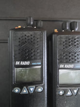 Load image into Gallery viewer, Lot of FIVE RELM BK Radio KNG-P500 440-520 MHz UHF P25 Two Way Radio
