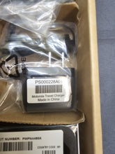 Load image into Gallery viewer, NEW IN BOX Motorola DTR700 DTS150NBDLAA 900Mhz Two Way Radio w Charger &amp; Antenna
