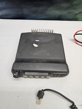 Load image into Gallery viewer, Motorola CDM1550 LS+ 403-470 MHz UHF Two Way Radio w Mic AAM25RKF9DP6AN

