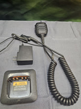 Load image into Gallery viewer, Motorola MOTOTRBO R7 403-512 MHz UHF Two Way Radio w Charger AAH06RDN9WA1AN
