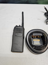 Load image into Gallery viewer, MOTOROLA HT750 136-174 MHz VHF 16ch TWO WAY RADIO AAH25KDC9AA3AN w Charger
