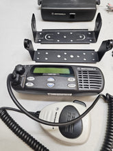 Load image into Gallery viewer, Motorola CDM1250 136-174 MHz VHF 45w Remote Head Two Way Radio AAM25KKD9AA2AN
