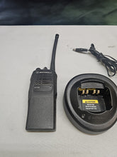 Load image into Gallery viewer, MOTOROLA HT750 136-174 MHz VHF 16ch TWO WAY RADIO AAH25KDC9AA3AN w Charger
