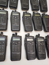 Load image into Gallery viewer, Lot 50 Motorola MOTOTRBO XPR6580 Two Way Radio 806-941 MHz AAH55UCH9LB1AN 800MHz
