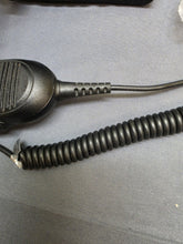 Load image into Gallery viewer, Motorola MOTOTRBO XPR5550e 450-512 MHz UHF Two Way Radio w Mic AAM28TRN9WA1AN
