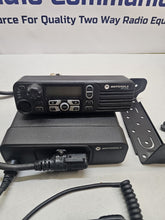 Load image into Gallery viewer, Motorola MOTOTRBO XPR4550 403-470 MHz UHF 40w Remote Head Two Way Radio
