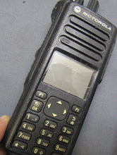 Load image into Gallery viewer, SEVEN Motorola MotoTRBO XPR7550 UHF 403-512 MHz Two Way Radio AAH56RDN9KA1AN
