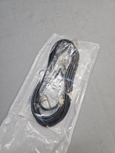 Load image into Gallery viewer, NEW Motorola Unity Gain Roof-Top Antenna 1/4 Wave 764-870MHz  XTL 5000 HAF4016A
