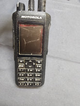 Load image into Gallery viewer, Motorola MOTOTRBO R7 403-512 MHz UHF Two Way Radio w Charger AAH06RDN9WA1AN
