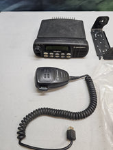 Load image into Gallery viewer, Motorola CDM1550 LS+ 403-470 MHz UHF Two Way Radio w Mic AAM25RKF9DP6AN
