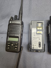 Load image into Gallery viewer, Lot of 10 Motorola MOTOTRBO XPR3500e 403-512MHz UHF Two Way Radio AAH02RDH9VA1AN
