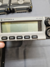 Load image into Gallery viewer, 4 Motorola XTL5000 Silver XTL Head 800 MHz P25 Two Way Radio M20URS9PW1AN
