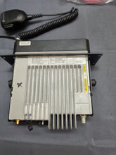 Load image into Gallery viewer, Motorola MOTOTRBO XPR5550e 450-512 MHz UHF Two Way Radio w Mic AAM28TRN9WA1AN
