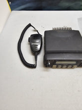 Load image into Gallery viewer, Motorola CDM1550 403-470 MHz UHF 40 Watt Two Way Radio w Mic AAM25RKF9AA5AN
