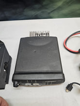 Load image into Gallery viewer, Motorola CDM750 36-42 MHz Low Band 60w Two Way Radio w Mic AAM25CKC9AA1AN
