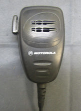 Load image into Gallery viewer, Motorola CDM1250 450-512 MHz UHF 40W Remote Head Two Way Radio AAM25SKD9PW2AN
