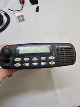 Load image into Gallery viewer, Motorola CDM1550 LS+ 403-470 MHz UHF Two Way Radio w Mic AAM25RKF9DP6AN
