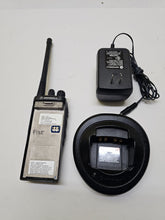Load image into Gallery viewer, MOTOROLA HT750 136-174 MHz VHF 16ch TWO WAY RADIO AAH25KDC9AA3AN w Charger
