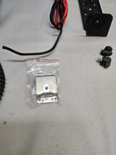 Load image into Gallery viewer, Motorola CDM1550 LS+ 403-470 MHz UHF Two Way Radio w Mic AAM25RKF9DP6AN
