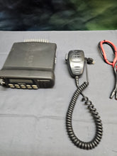 Load image into Gallery viewer, Motorola CDM1550 LS 136-174 MHz 40 Watt VHF Two Way Radio AAM25KKF9DU6AN w Mic
