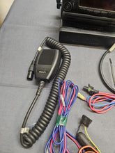 Load image into Gallery viewer, EF Johnson 242-5M70 Viking VM600 800 MHz P25 PHASE II Two Way Lightning Radio
