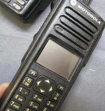 Load image into Gallery viewer, SEVEN Motorola MotoTRBO XPR7550 UHF 403-512 MHz Two Way Radio AAH56RDN9KA1AN
