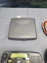 Load image into Gallery viewer, Motorola CDM1250 450-512 MHz UHF 40W Remote Head Two Way Radio AAM25SKD9PW2AN
