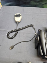 Load image into Gallery viewer, MOTOROLA CONVERTACOM XTS/MTP VEHICULAR ADAPTER NTN8560 N2001A W MIC SPEAKER

