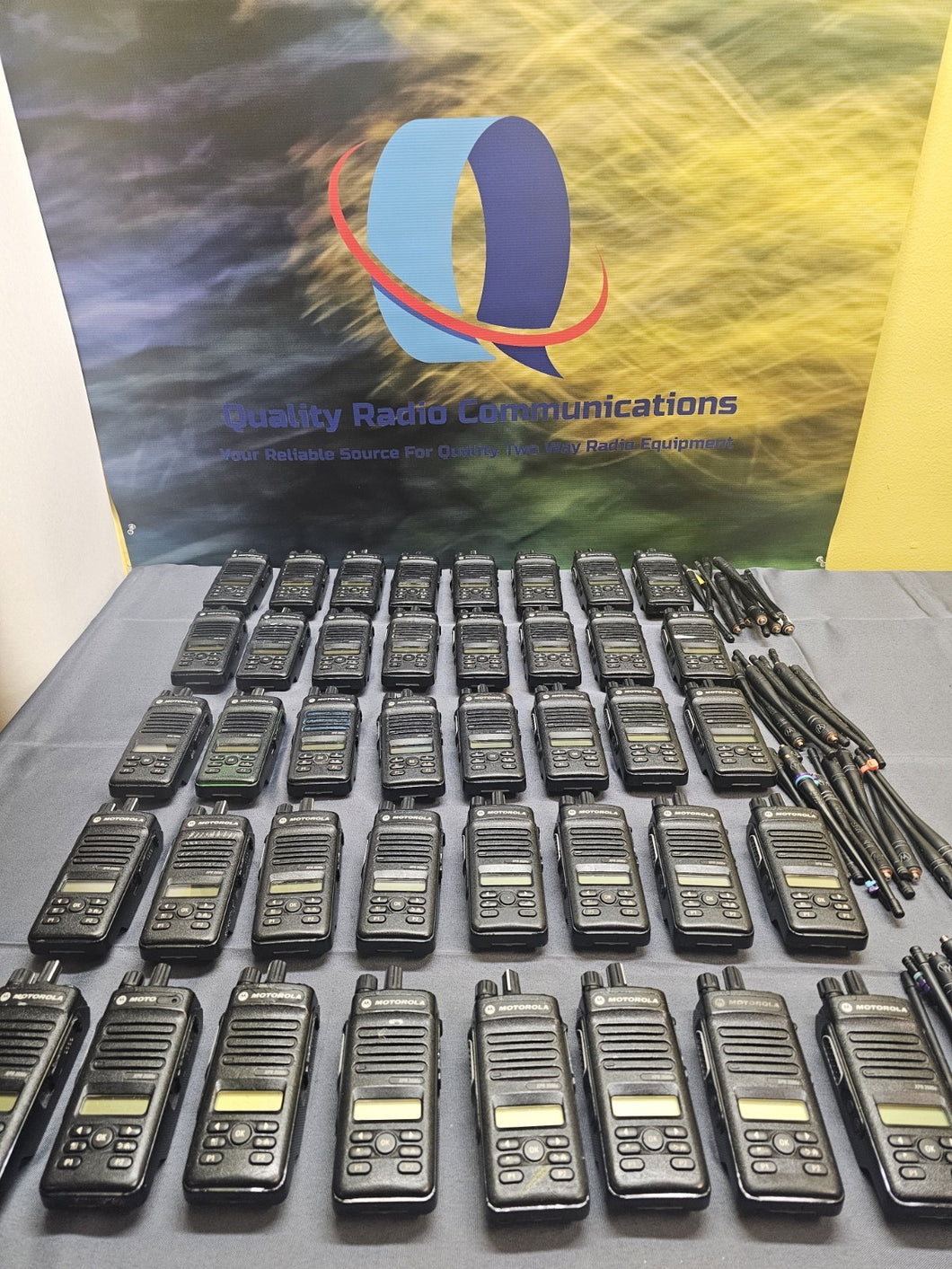 40 Motorola MOTOTRBO XPR3500e 403-512 MHz UHF Two Way Radio AAH02RDH9VA7AN AMA