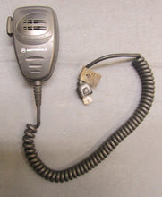 Load image into Gallery viewer, Motorola CDM1250 450-512 MHz UHF 40W Remote Head Two Way Radio AAM25SKD9PW2AN
