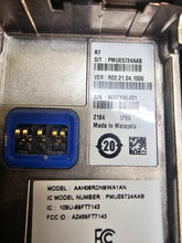 Load image into Gallery viewer, Motorola MOTOTRBO R7 403-512 MHz UHF Two Way Radio w Charger AAH06RDN9WA1AN
