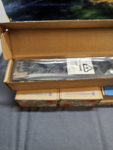 Load image into Gallery viewer, 6 NEW IN BOX Motorola DTR700 DTS150NBDLAA 900Mhz Two Way Radio w Six Bank Charge
