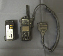 Load image into Gallery viewer, Motorola XPR7550e 403-512 MHz UHF Two Way Radio w Charger AAH56RDN9WA1AN
