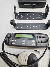 Load image into Gallery viewer, Motorola CDM1250 136-174 MHz VHF 45w Remote Head Two Way Radio AAM25KKD9AA2AN
