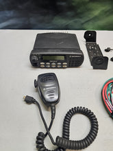 Load image into Gallery viewer, Motorola CDM1550 LS+ 403-470 MHz UHF Two Way Radio w Mic AAM25RKF9DP6AN
