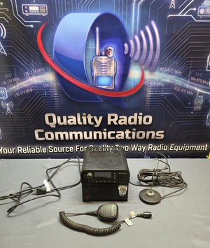 Motorola MOTOTRBO XPR5550 403-470 MHz UHF Base Station Radio w Astron Power