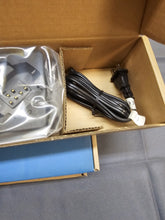 Load image into Gallery viewer, 6 NEW IN BOX Motorola DTR700 DTS150NBDLAA 900Mhz Two Way Radio w Six Bank Charge
