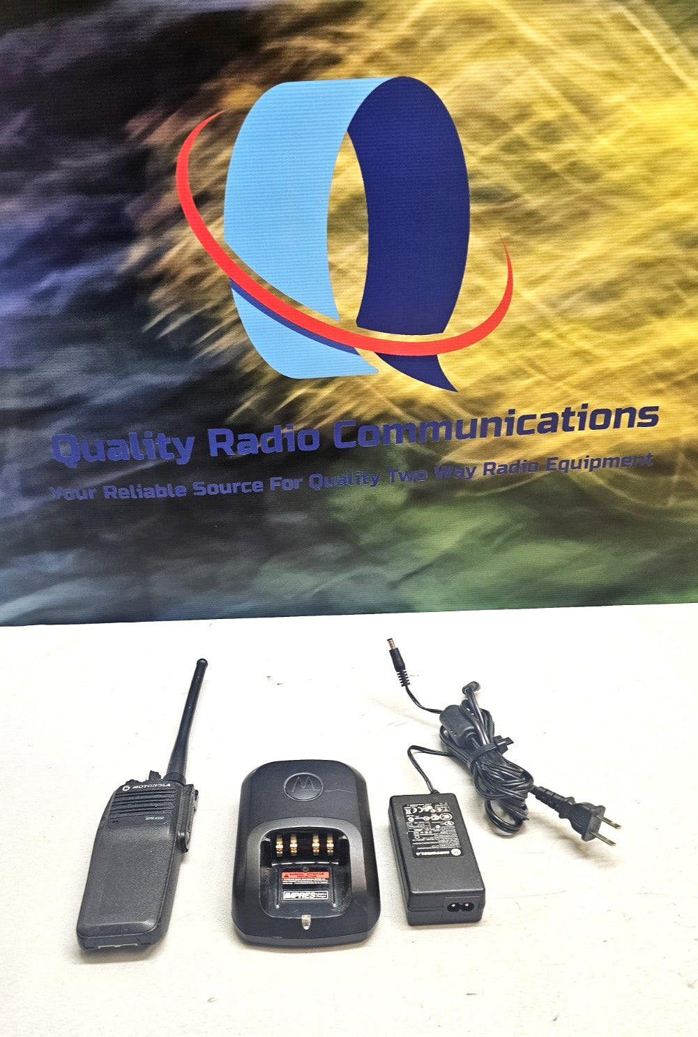 Motorola MOTOTRBO XPR6350 136-174 MHz VHF Two Way Radio w Charger AAH55JDC9LA1AN