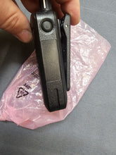 Load image into Gallery viewer, DEMO MOTOROLA MINITOR VI (6) PAGER UHF 450-486 MHz 5 CH  A04RAC9JA2AN w CHARGER
