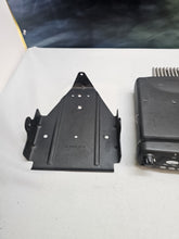 Load image into Gallery viewer, Motorola CDM750 36-42 MHz Low Band 60w Two Way Radio w Mic AAM25CKC9AA1AN
