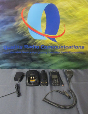 Motorola XPR7550e 403-512 MHz UHF Two Way Radio w Charger AAH56RDN9WA1AN