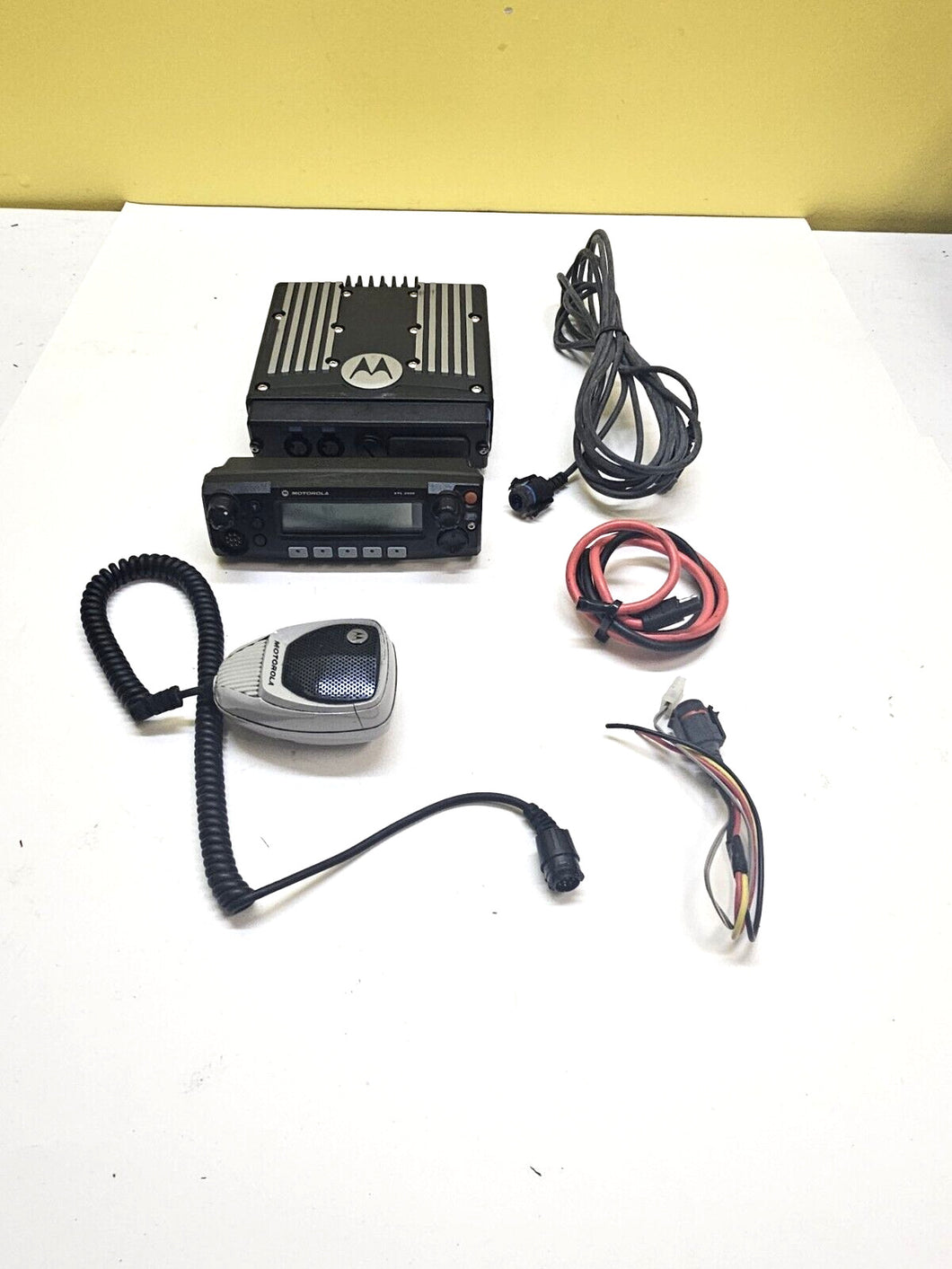 Motorola XTL2500 136-174 VHF 50W Remote Head Two Way Radio w Mic M21KSM9PW1AN