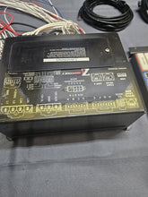 Load image into Gallery viewer, Code 3 Z3 Controller w Wire Harness Control Head and Mic
