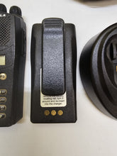 Load image into Gallery viewer, Motorola PR400 Two Way Radio 64 CH 146-174 MHZ VHF Full Keypad AAH65KDH9AA4AN
