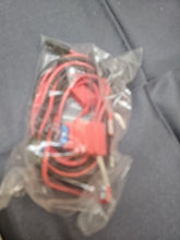 Load image into Gallery viewer, NEW in Box Motorola CDM750 UHF 403-470MHz 40 Watt AAM25RKC9AA1AN
