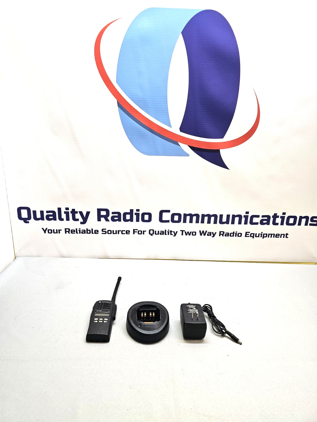 Motorola HT1250 136-174 MHz VHF Two Way Radio with Charger AAH25KDF9AA5AN