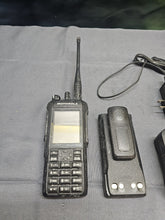 Load image into Gallery viewer, Motorola MOTOTRBO R7 403-512 MHz UHF Two Way Radio w Charger AAH06RDN9WA1AN
